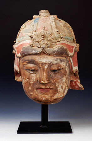 An Unusual Large Stucco Head Of A Guardian, 13th/14th Century à 