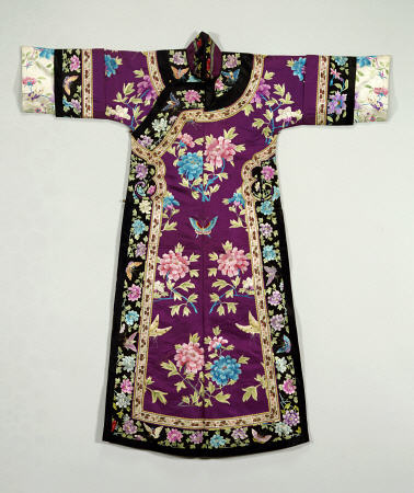 A Purple Ground Silk Embroidered Lady''s Informal Robe à 