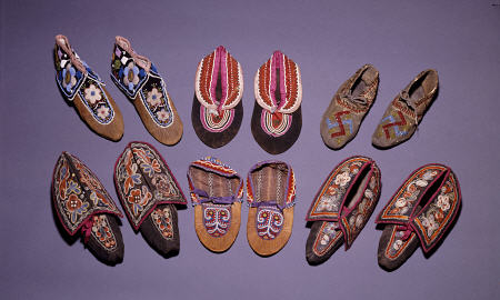 A Selection Of American Indian Moccasins à 