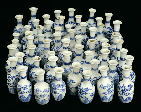A Selection Of Chinese Vases Recovered From The Nanking Cargo à 