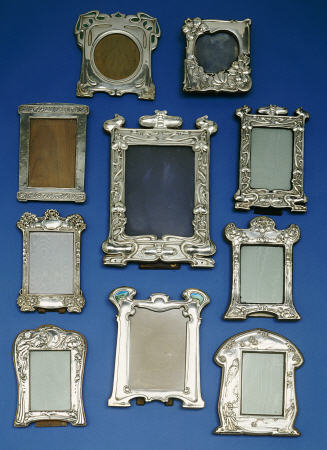 A Selection Of Silver Art Nouveau Frames à 