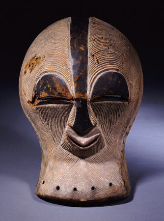 A Superb Songye Mask, Kifwebe, Whitened With Kaolin, Belgian Congo à 