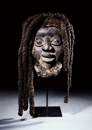 A Wum Mask With Plaited Fibre And Human Hair Coiffure - Western Grasslands, Cameroon à 