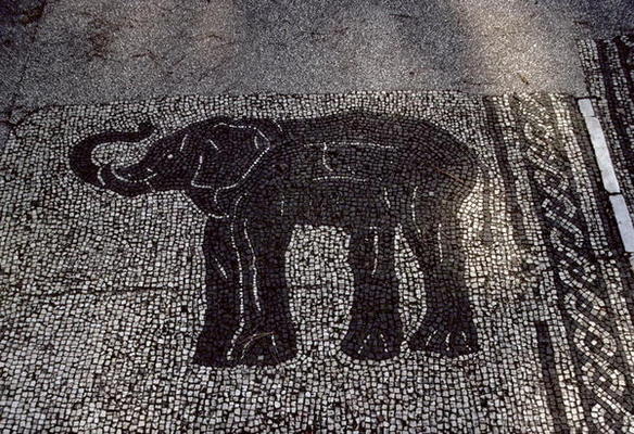 An Elephant, Roman, 2nd century AD (mosaic) à 