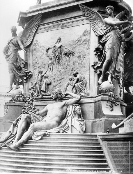 Berlin,Denkmal Kaiser Wilhelm I.,Sockel à 