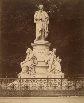 Berlin, Goethe-Denkmal / Foto Lévy