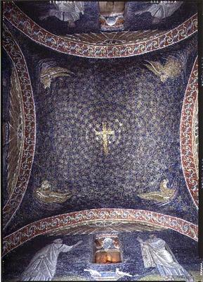 Central vault depicting a golden cross in a star strewn sky with the attributes of the apostles, 5th à 