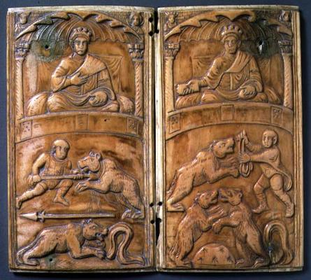 Consular diptych depicting officials presiding over bear-baiting, Roman (ivory) à 