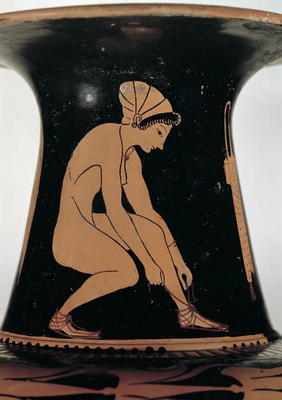 Crouching woman tying her sandal, detail from the neck of an Attic red-figure amphora, made by Pamph à 