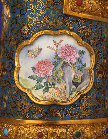 Detail Of An Enamel Cartouche From A Magnificent Imperial Gold, Cloisonne And Beijing Enamel Ewer, D à 