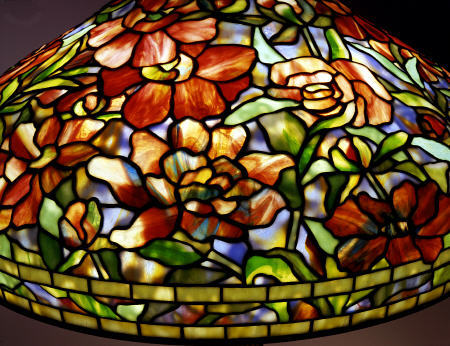 Detail Of A ''Peony'' Leaded Glass And Bronze Table Lamp By Tiffany Studios à 