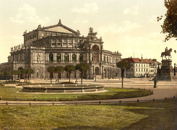 Dresden, Hoftheater à 