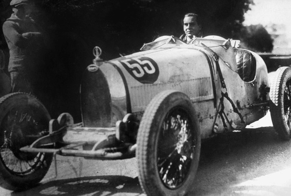 Ettore Bugatti Italian car manufacturer à 