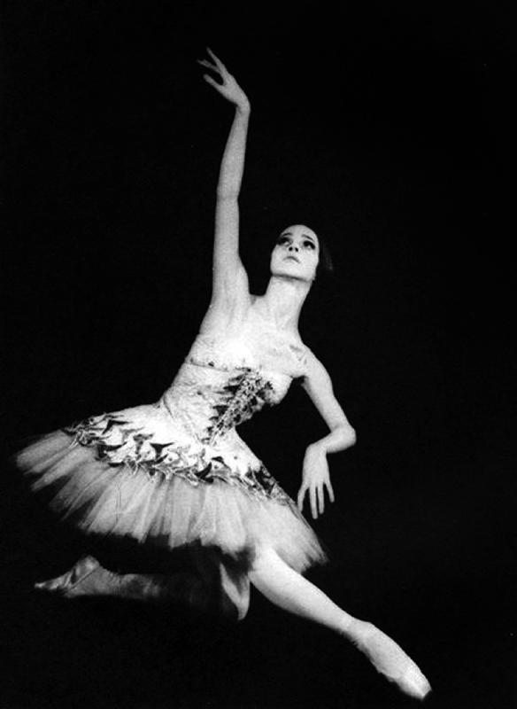 Eva Evdokimova danseuse Americano-bulgare elle mena une carriere internationale elle fut pendant 15  à 