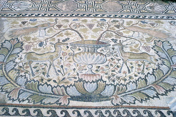 Heaven, central medallion of the western narthex floor, from the Large Basilica at Herakleia Lynkest à 