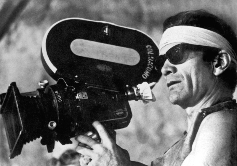 Italian director Pier Paolo Pasolini on set of film Canterbury Tales à 