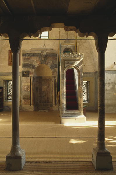 Interior view of Qutaish mosque (photo)  à 