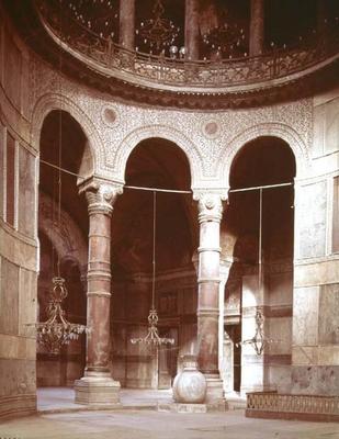 Interior of the basilica showing the Imperial Gallery, the first span of the left hand nave with the à 