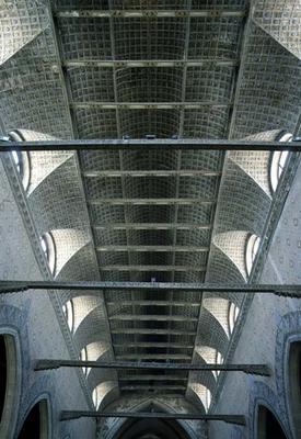 Interior view of the tricuspid roof in the form of a ship's keel (photo)