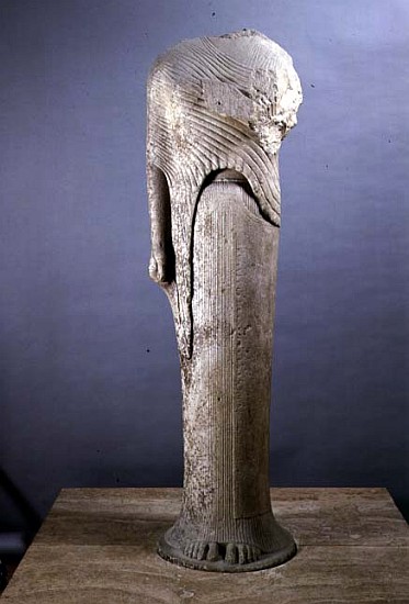 Kore figure dedicated Cheramyes, from the Sanctuary of Hera, Samos, c.570 BC (marble) à 