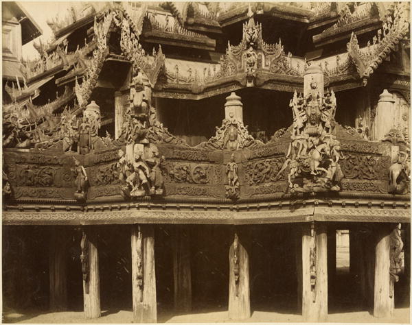 Monastery or Pagoda, detail, probably Mandalay, late 19th century (albumen print) (b/w photo)  à 