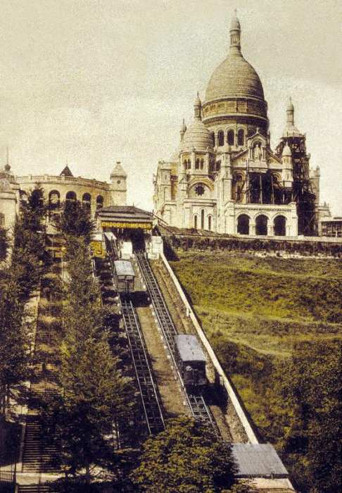 Montmartre, Paris: the funicular and the Sacre Coeur à 