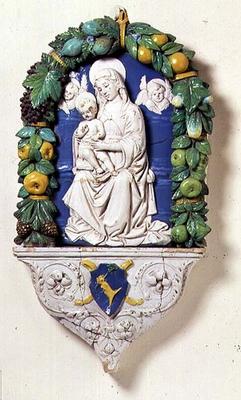 Madonna and Child, bas relief panel by Giovanni della Robbia (1469-1529) (tin glazed earthenware) à 