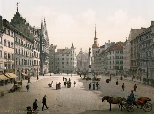 Munich, Marienplatz à 