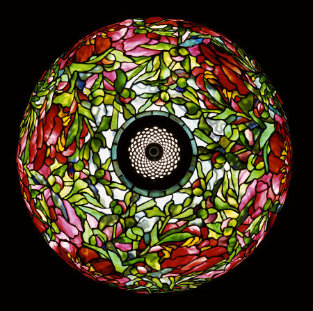 Overhead Detail From An Important Elaborate ''Peony'' Leaded Glass And Bronze Table Lamp à 