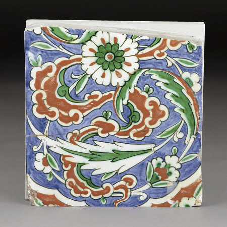 Partial Iznik Pottery Tile, Ottoman Turkey, Late 16th Century 6 In à 