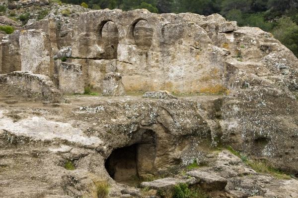 Ruins of the church built by Umar ibn Hafsun (photo)  à 