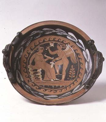 Red-figure patera depicting winged Eros and seated female figure, Greek (pottery) à 