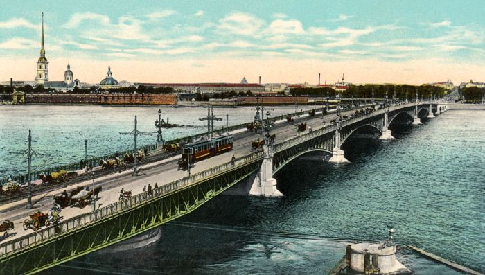 St Petersburg , Trinity Bridge à 
