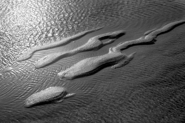 Sea and sand, Porbandar II (b/w photo)  à 