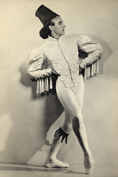 Sir Anton Dolin, from ''Footnotes to the Ballet'', published 1938 (b/w photo)  à 