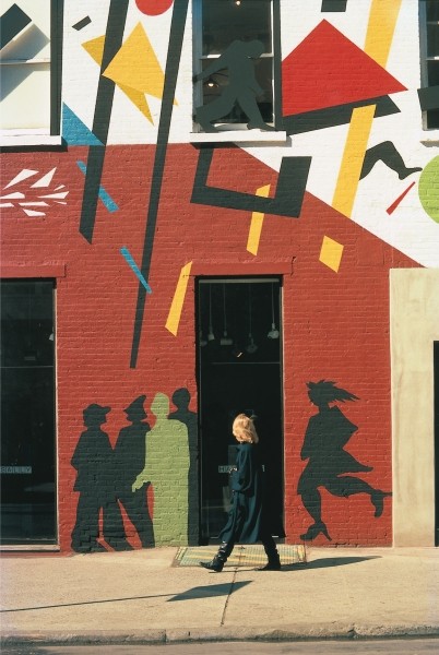 Street in art galleries district of Manhattan (photo)  à 