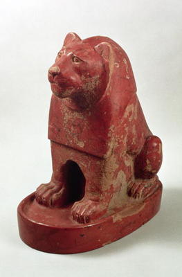 Statuette of a Lion seated on a plinth, from the temple precinct at Hierakonpolis, Egyptian, late Pr à 