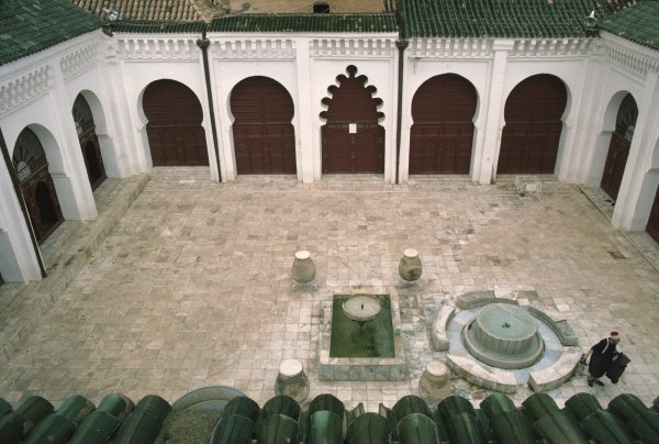 The big Mosque, courtyard (photo)  à 