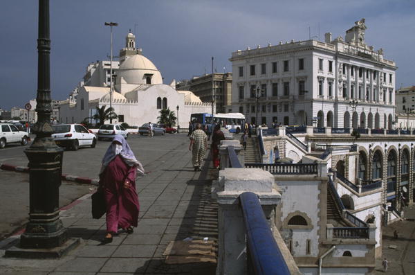 The mosque Djama Djedid on the port (photo)  à 