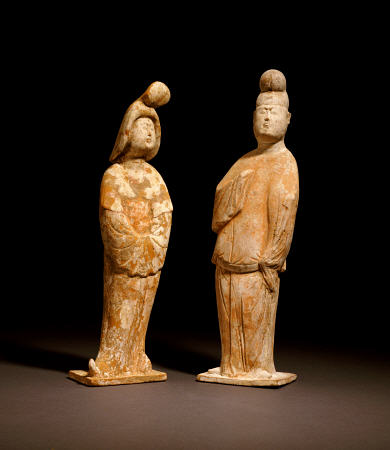 Two Painted Red Pottery Figures Of Courtiers, Tang Dynasty, 7th / 8th Century à 