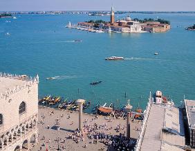 View over Bacino di San Marco to Isola San Giorgio Maggiore (photo) 