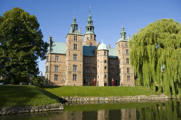 View of the exterior of Rosenborg Castle, completed in c.1606 (photo)  à 