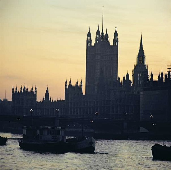View of the Houses of Parliament, from the south bank of the River Thames à 