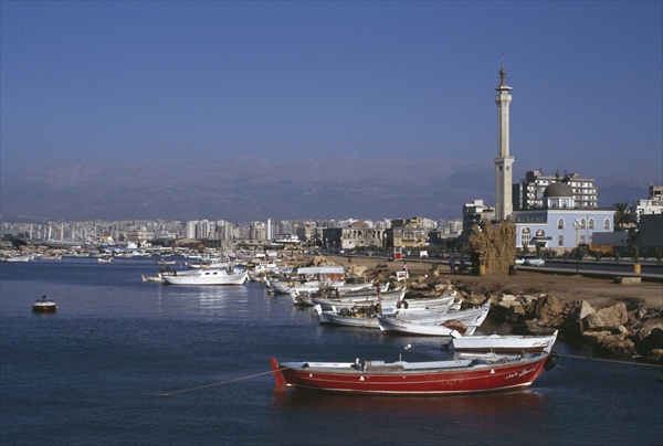 View of the port (colour photo)  à 