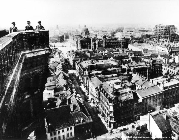 Vom Roten Rathaus Richtung Westen/Foto à 