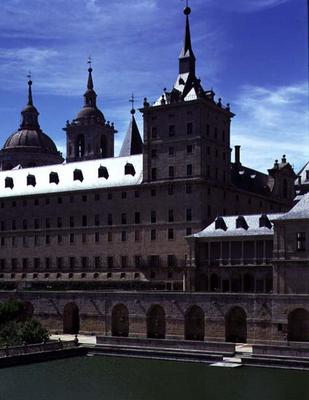 View of the Exterior, built by Philip II, 1563-84 (photo) à 