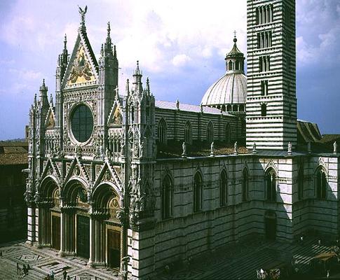 View of the exterior, the facade designed by Giovanni Pisano (lower part) and Giovanni di Cecco (upp à 