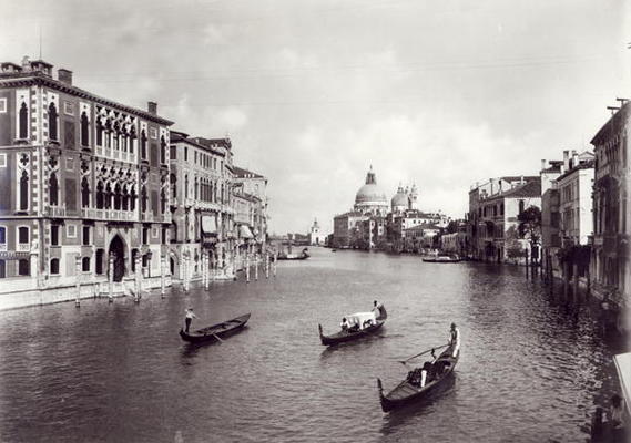 View of the Grand Canal with gondolas (b/w photo) à 