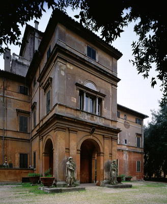 View of the main facade, 16th century (photo) à 