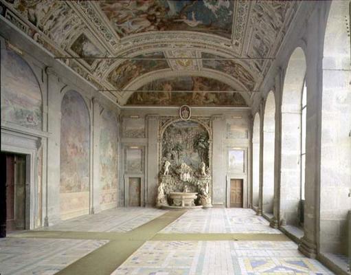 View of the 'Sala d'Ercole' (Hall of Hercules) on the piano nobile, with a fountain at the far end ( à 